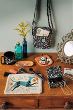 Dogwood Halfmoon Pouch
