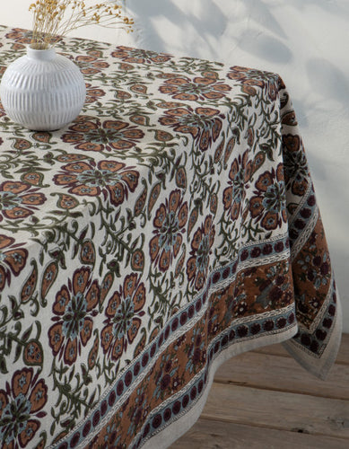Decorative tablecloth with floral pattern